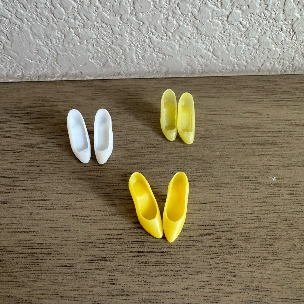 Barbie Shoes‎ Lot of 3 Pairs: White Flats & Yellow Heels Fashion Accessories